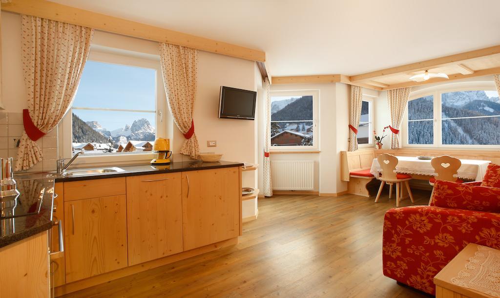 Apartments Antines Selva di Val Gardena Room photo