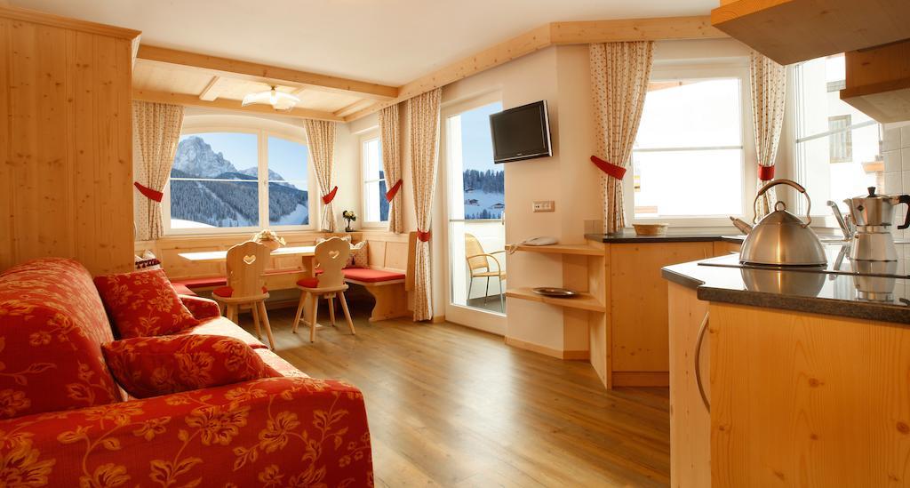 Apartments Antines Selva di Val Gardena Room photo
